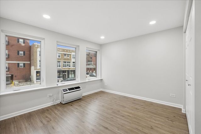 1041 Susan Collins Lane 203, Oak Park, IL 60302