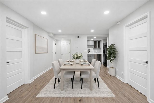 1041 Susan Collins Lane 203, Oak Park, IL 60302