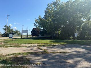 2517 W Michigan Avenue, Lansing, MI 48917