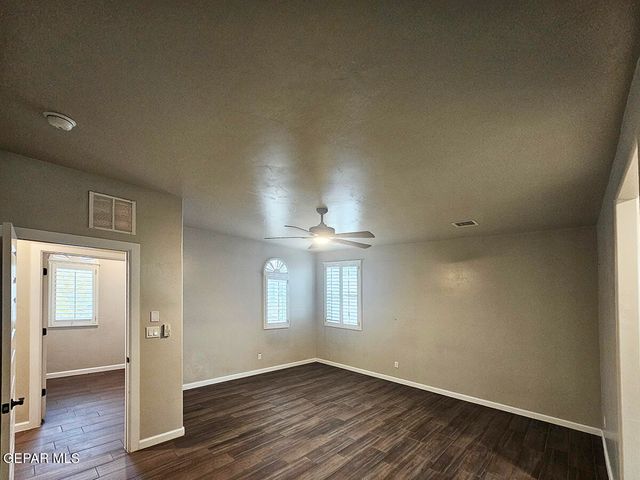 13185 TIVERTON Road, Horizon City, TX 79928