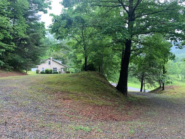 805 Bethabara Road, Hayesville, NC 28904