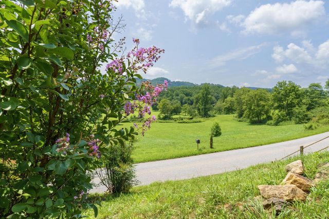 805 Bethabara Road, Hayesville, NC 28904