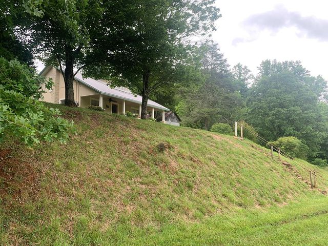 805 Bethabara Road, Hayesville, NC 28904