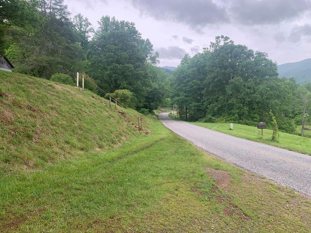 805 Bethabara Road, Hayesville, NC 28904