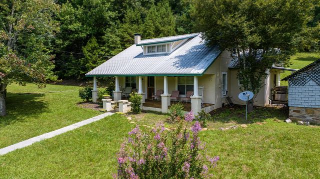 805 Bethabara Road, Hayesville, NC 28904