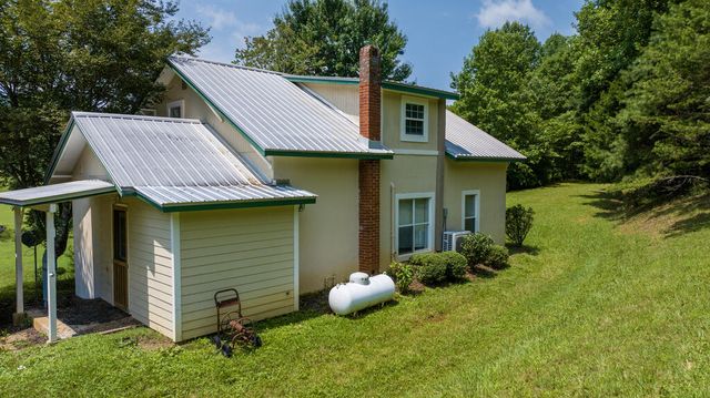 805 Bethabara Road, Hayesville, NC 28904
