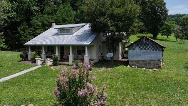 805 Bethabara Road, Hayesville, NC 28904