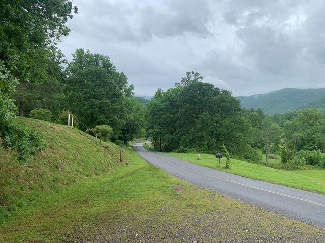 805 Bethabara Road, Hayesville, NC 28904