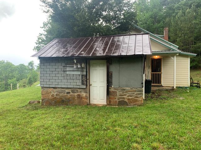 805 Bethabara Road, Hayesville, NC 28904