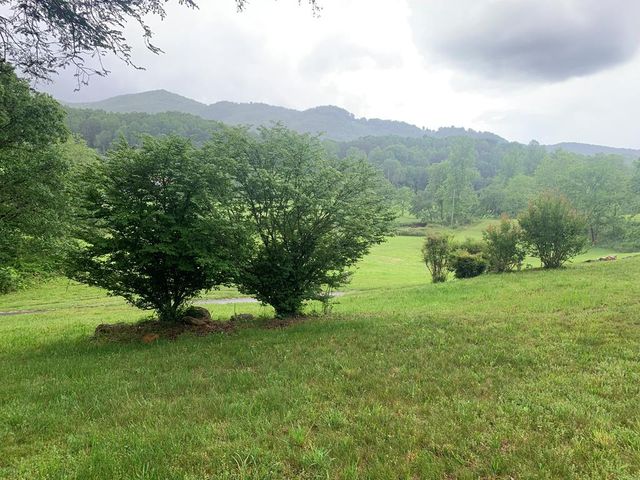 805 Bethabara Road, Hayesville, NC 28904