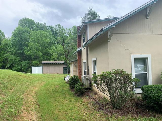 805 Bethabara Road, Hayesville, NC 28904