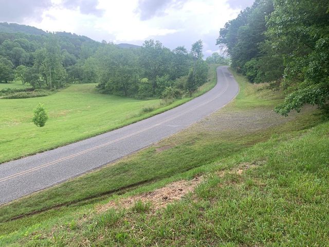805 Bethabara Road, Hayesville, NC 28904