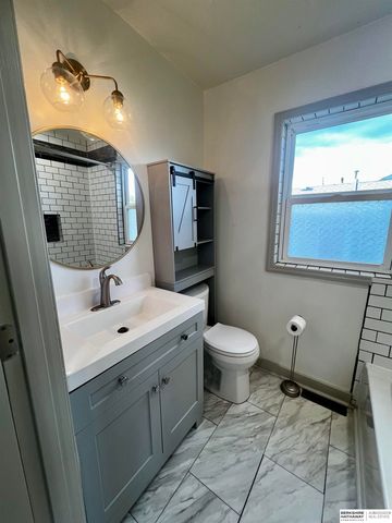 332 S Adams Street, Papillion, NE 68046
