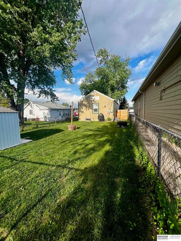 332 S Adams Street, Papillion, NE 68046