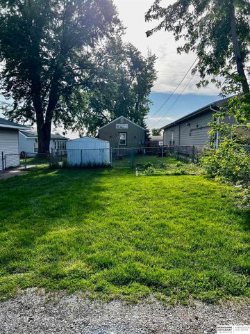 332 S Adams Street, Papillion, NE 68046