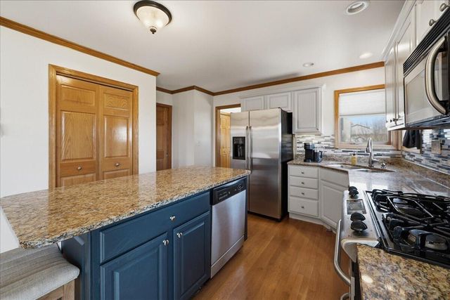 9741 Whitehall Garden, Munster, IN 46321