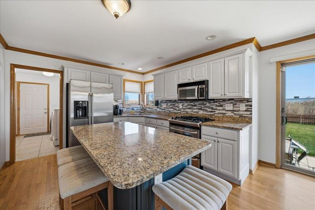 9741 Whitehall Garden, Munster, IN 46321