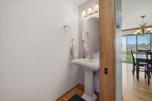 9741 Whitehall Garden, Munster, IN 46321