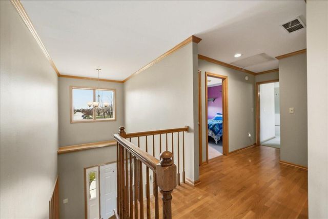 9741 Whitehall Garden, Munster, IN 46321