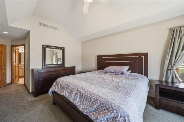 9741 Whitehall Garden, Munster, IN 46321