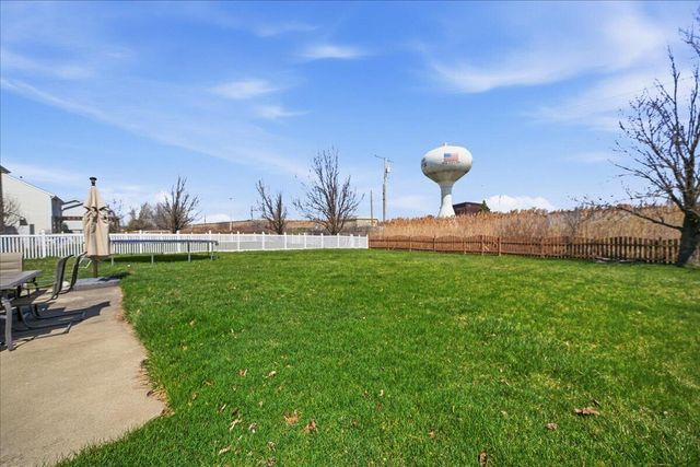 9741 Whitehall Garden, Munster, IN 46321