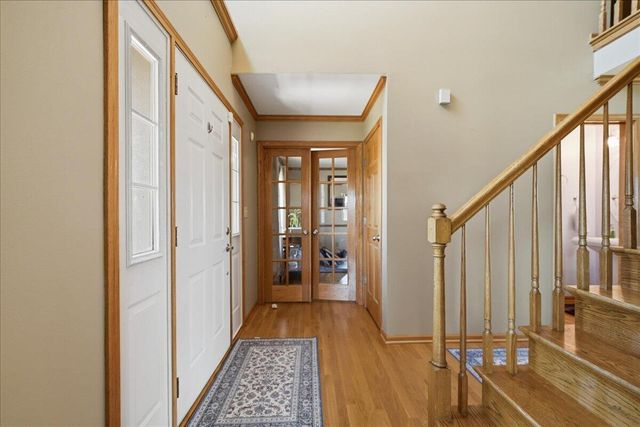 9741 Whitehall Garden, Munster, IN 46321