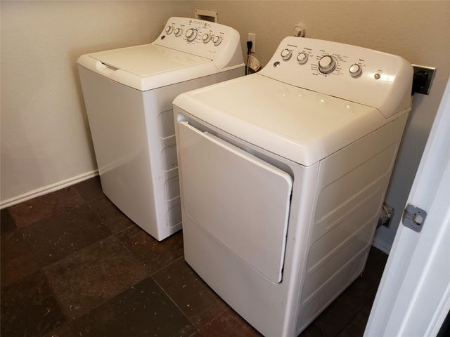 2205 Melissa Oaks LN, Austin, TX 78744