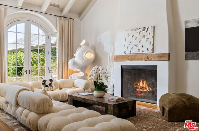 6625 Zumirez Drive, Malibu, CA 90265