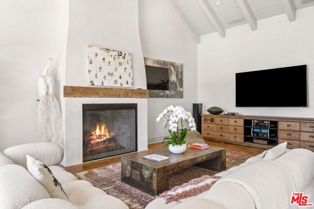 6625 Zumirez Drive, Malibu, CA 90265