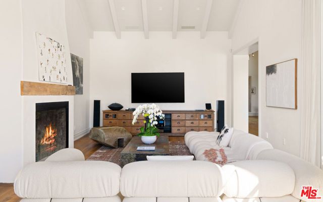 6625 Zumirez Drive, Malibu, CA 90265