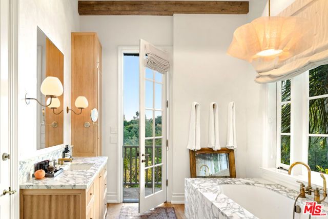 6625 Zumirez Drive, Malibu, CA 90265