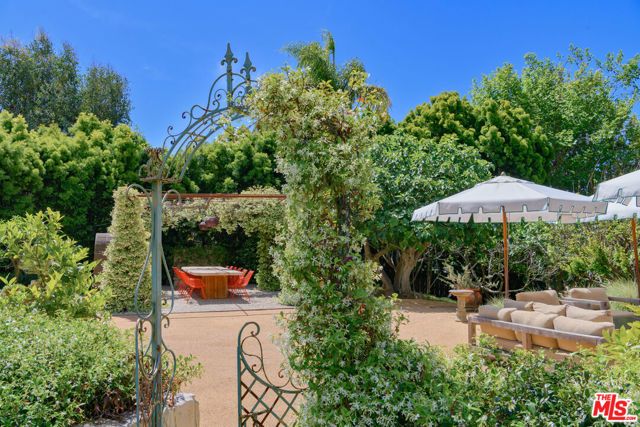 6625 Zumirez Drive, Malibu, CA 90265