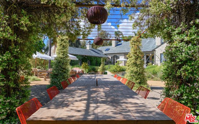 6625 Zumirez Drive, Malibu, CA 90265