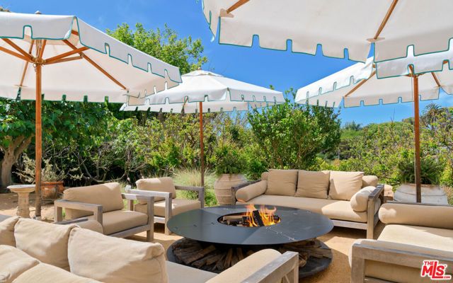 6625 Zumirez Drive, Malibu, CA 90265