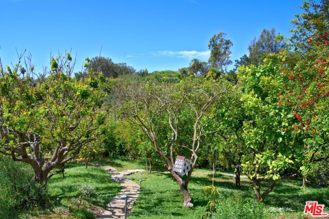 6625 Zumirez Drive, Malibu, CA 90265