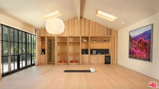 6625 Zumirez Drive, Malibu, CA 90265
