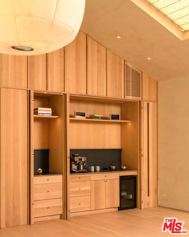 6625 Zumirez Drive, Malibu, CA 90265