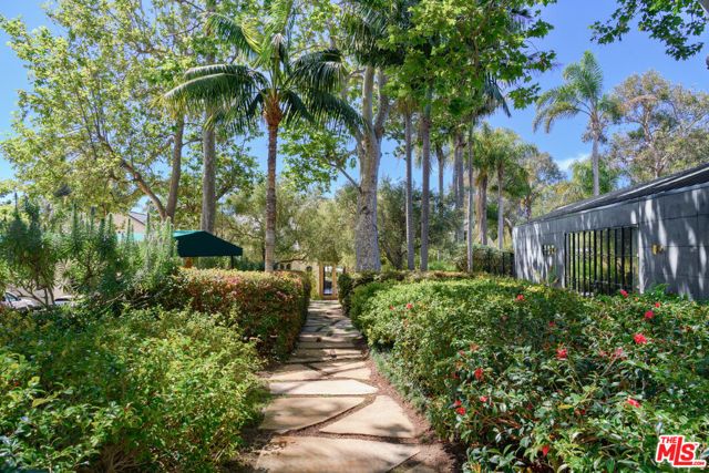 6625 Zumirez Drive, Malibu, CA 90265