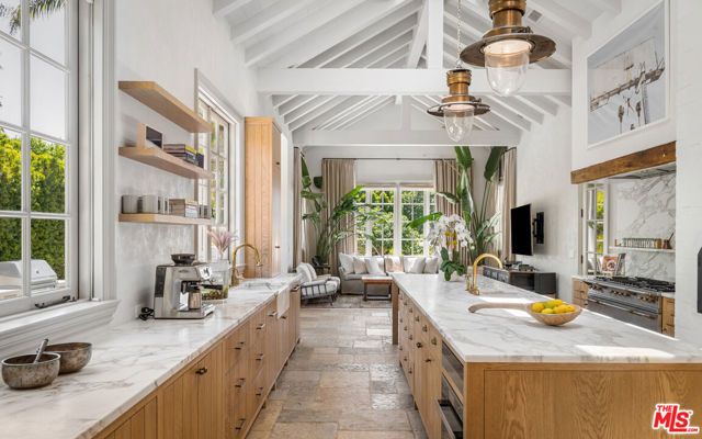 6625 Zumirez Drive, Malibu, CA 90265
