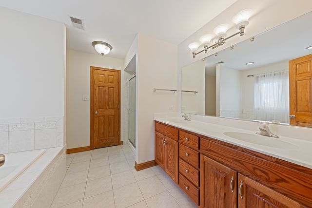 18753 Rosewood Lane, Mokena, IL 60448