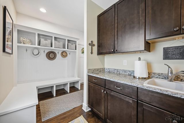 7549 Cooper Road, Montgomery, OH 45242