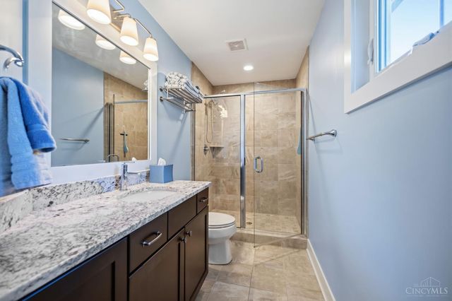 7549 Cooper Road, Montgomery, OH 45242