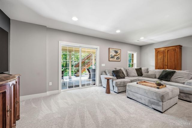 7549 Cooper Road, Montgomery, OH 45242