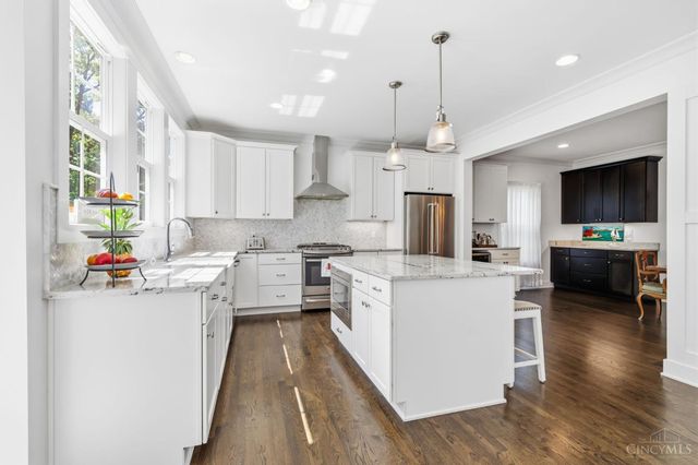 7549 Cooper Road, Montgomery, OH 45242
