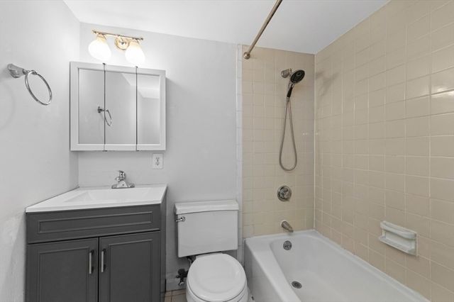 120 Commercial St 4-1, Boston, MA 02109