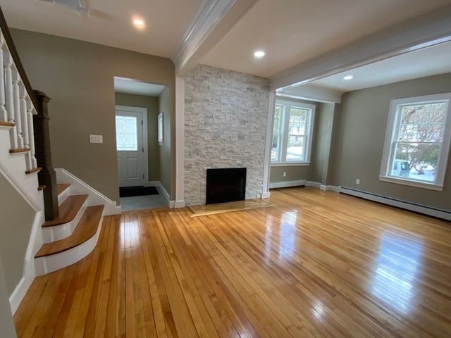 59 Beechmont St, Worcester, MA 01609