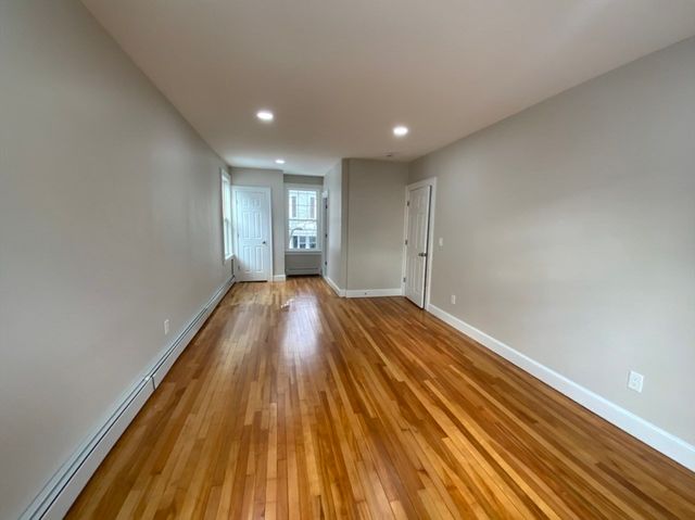 59 Beechmont St, Worcester, MA 01609