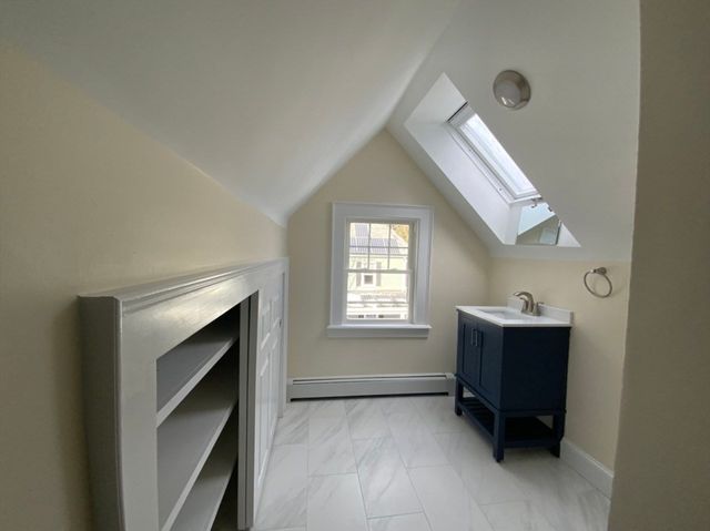 59 Beechmont St, Worcester, MA 01609