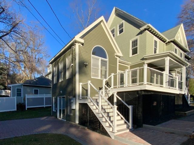 59 Beechmont St, Worcester, MA 01609