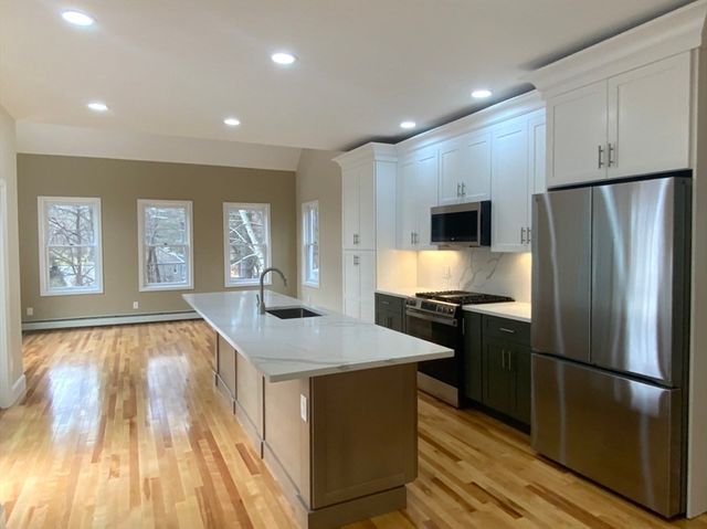 59 Beechmont St, Worcester, MA 01609